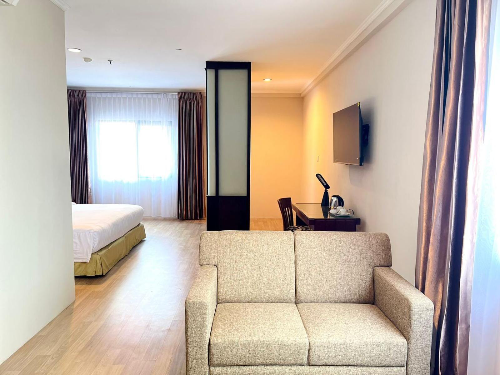 Royal Asia Hotel Palembang Ngoại thất bức ảnh