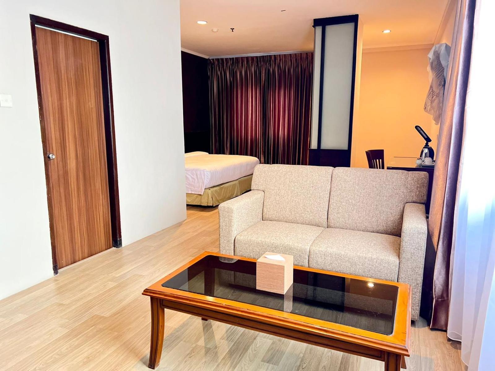 Royal Asia Hotel Palembang Ngoại thất bức ảnh