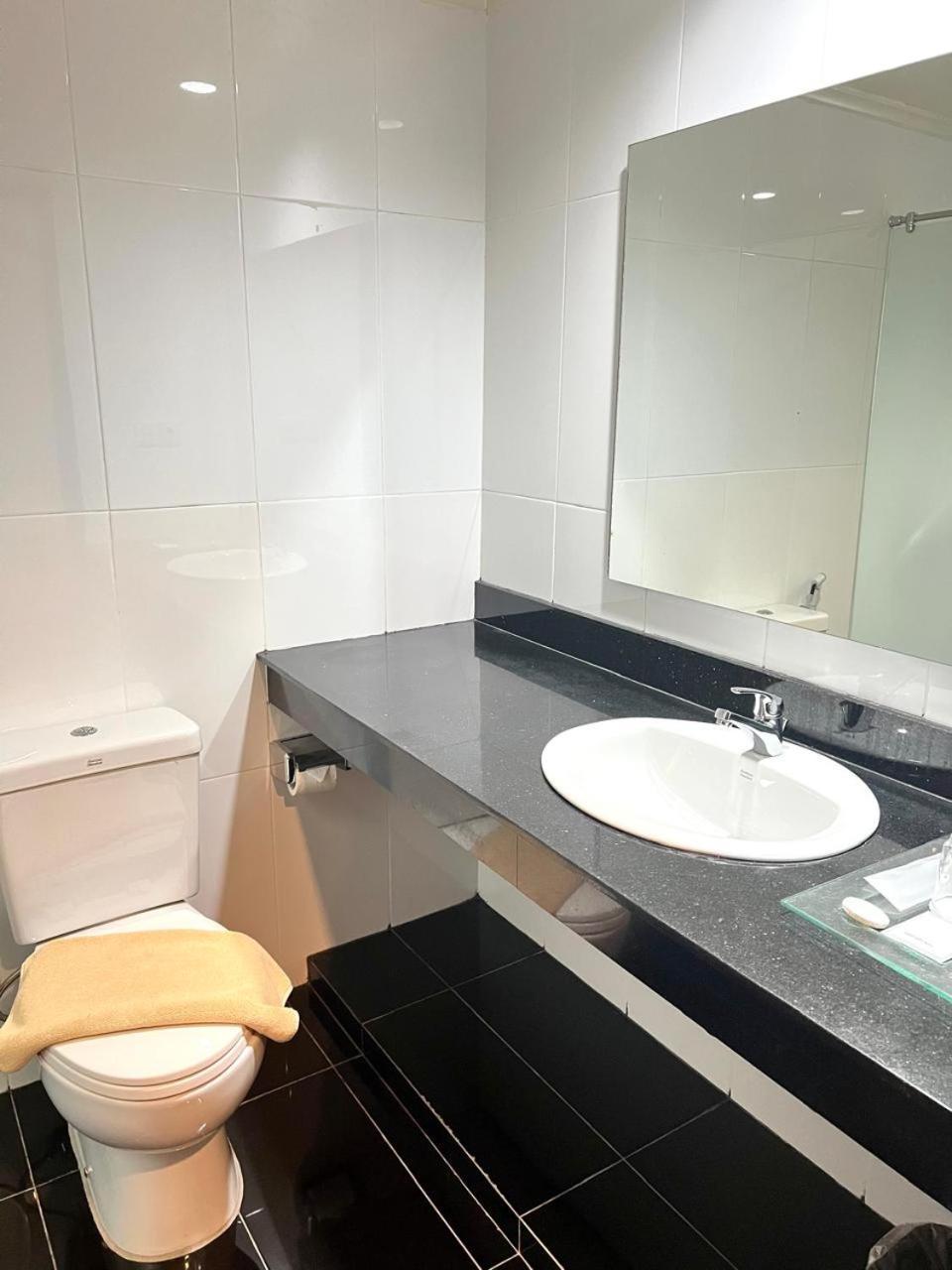 Royal Asia Hotel Palembang Ngoại thất bức ảnh