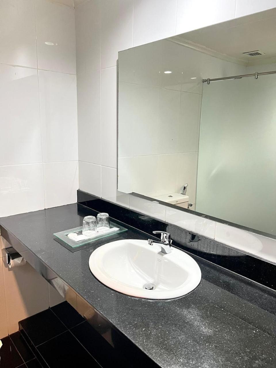 Royal Asia Hotel Palembang Ngoại thất bức ảnh